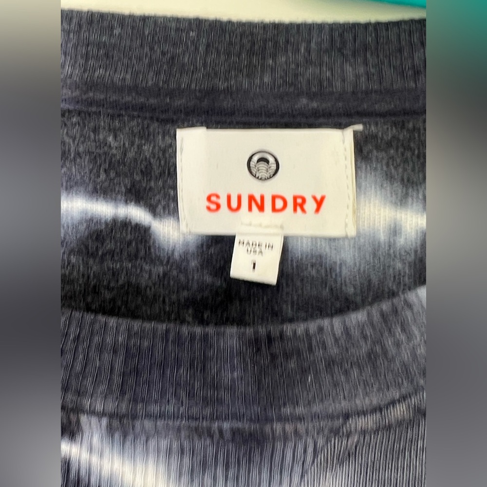 Sundry Tie Dye Puff Sleeve Raglan Sweatshirt in Navy/White Size S (4-6) - Picture 13 of 15
